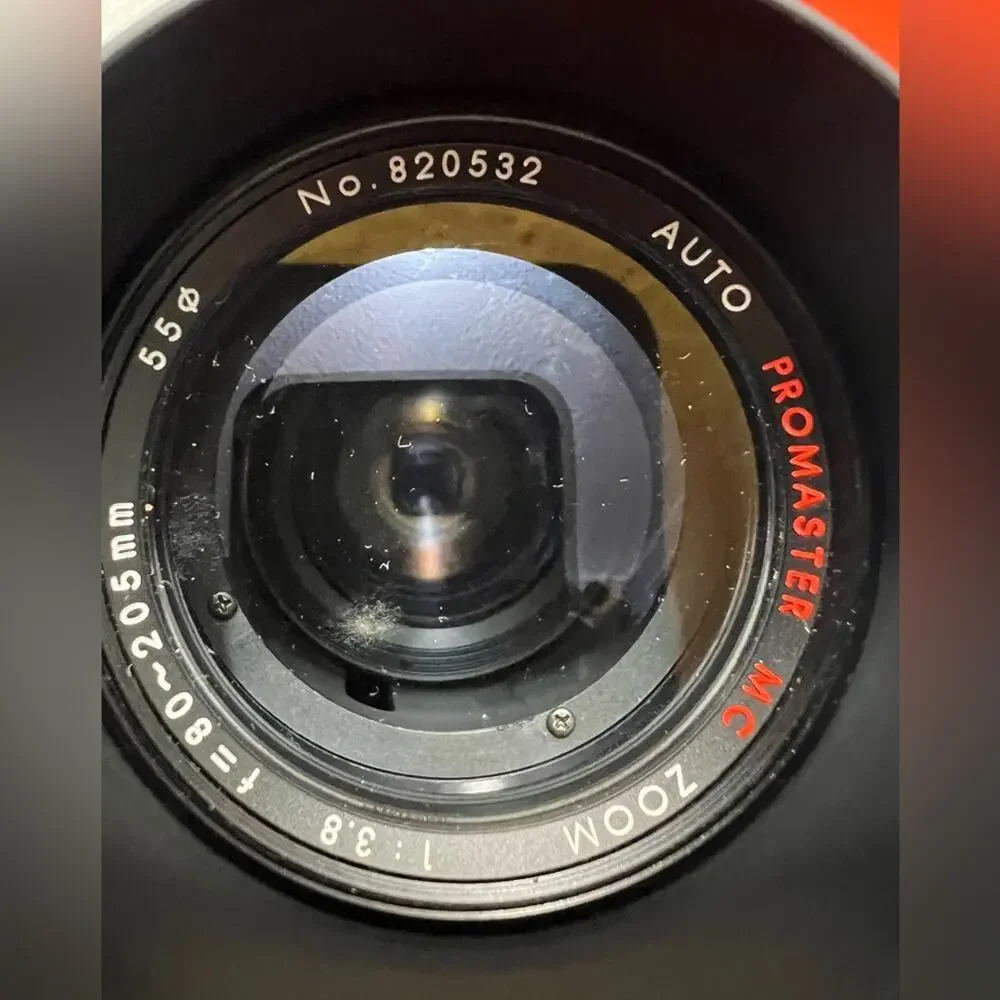 Vintage Sigma Promaster MC Auto Zoom camera lens80-205mm f/3.8